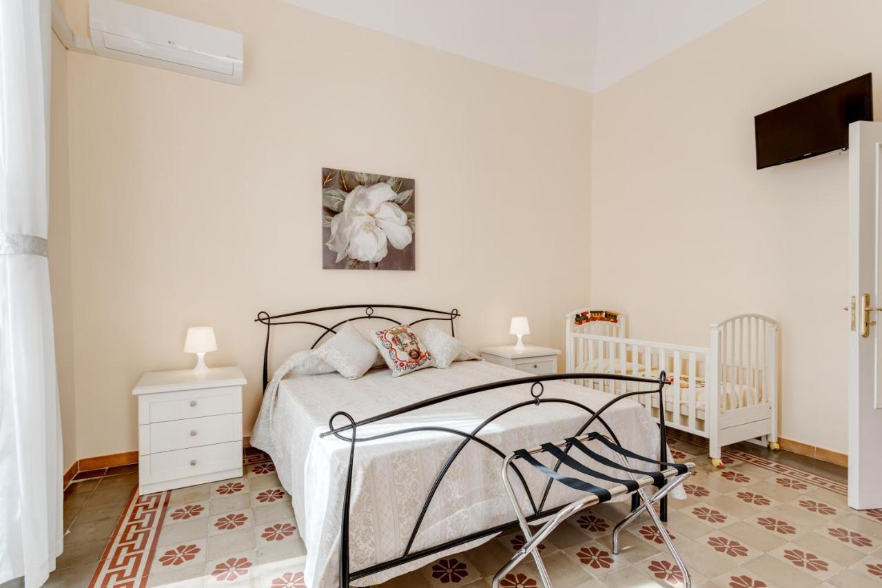 Catania Central Apartment With Terrace- Casa Mariella Eksteriør billede